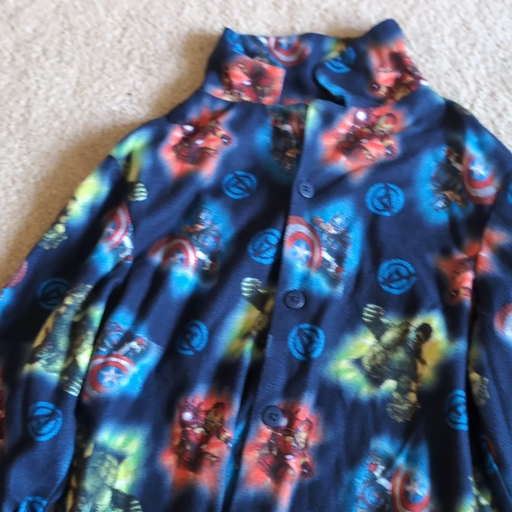 Avengers Marvel kids pajama set size 8 - Picture 3 of 8